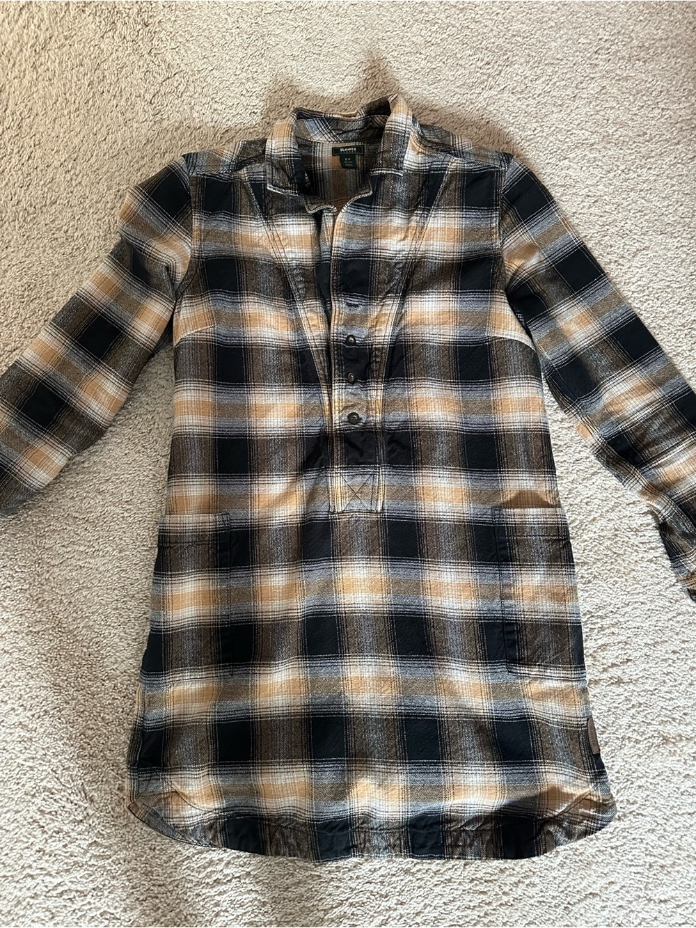 Roots women’s shirt dress with pockets at front